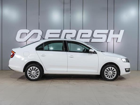 Skoda Rapid I Рестайлинг с пробегом 2019 года, цена 1 359 000 рублей, 76026 км, лифтбек, Автокод Объявления