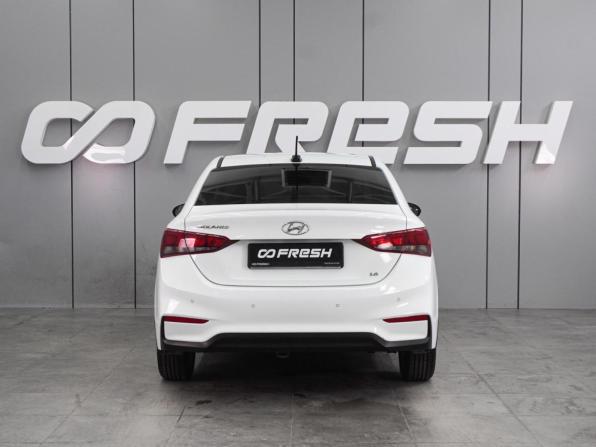 Hyundai Solaris II с пробегом 2018 года, цена 1 349 000 рублей, 155199 км, седан, Автокод Объявления