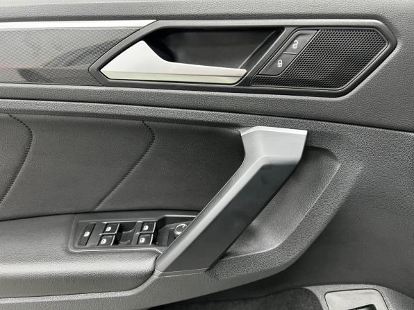 Volkswagen Tiguan II с пробегом 2018 года, цена 2 920 000 рублей, 63418 км, внедорожник, Автокод Объявления
