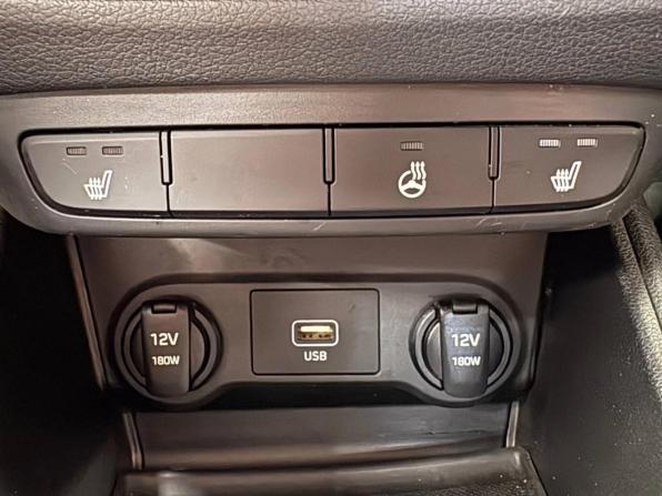 Hyundai Solaris II с пробегом 2019 года, цена 650 000 рублей, 291000 км, седан, Автокод Объявления