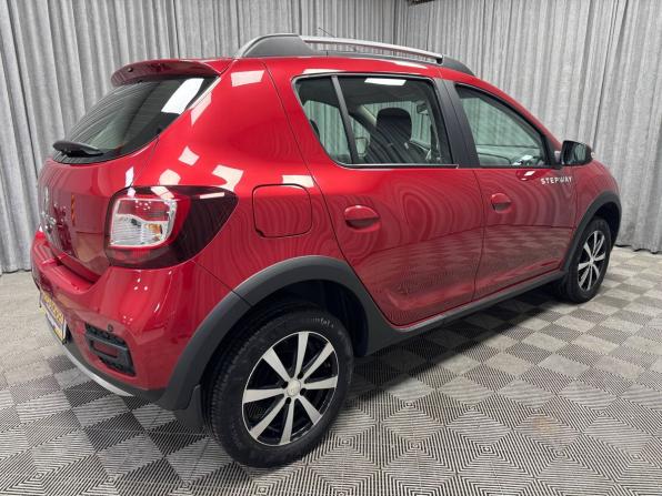 Renault Sandero II с пробегом 2015 года, цена 1 395 000 рублей, 4812 км, хэтчбек, Автокод Объявления