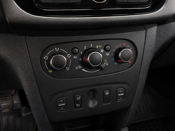 Renault Logan II с пробегом 2014 года, цена 649 000 рублей, 178072 км, седан, Автокод Объявления