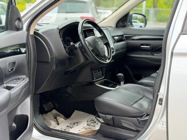 Mitsubishi Outlander III Рестайлинг 3 с пробегом 2022 года, цена 2 308 000 рублей, 165645 км, внедорожник, Автокод Объявления