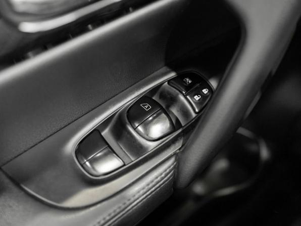 Nissan Qashqai II с пробегом 2018 года, цена 1 549 000 рублей, 108340 км, внедорожник, Автокод Объявления