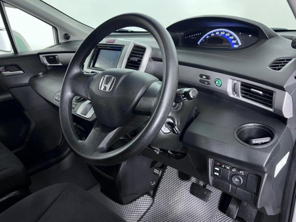 Honda Freed I с пробегом 2011 года, цена 935 000 рублей, 152626 км, компактвэн, Автокод Объявления
