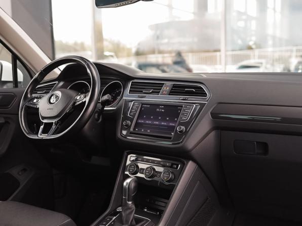Volkswagen Tiguan II с пробегом 2017 года, цена 2 250 000 рублей, 143878 км, внедорожник, Автокод Объявления