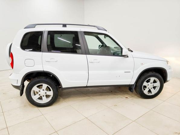 Chevrolet Niva I Рестайлинг с пробегом 2018 года, цена 730 000 рублей, 110389 км, внедорожник, Автокод Объявления