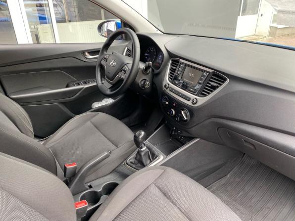 Hyundai Solaris II с пробегом 2017 года, цена 999 000 рублей, 171000 км, седан, Автокод Объявления