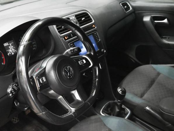 Volkswagen Polo V Рестайлинг с пробегом 2019 года, цена 1 250 000 рублей, 143612 км, седан, Автокод Объявления