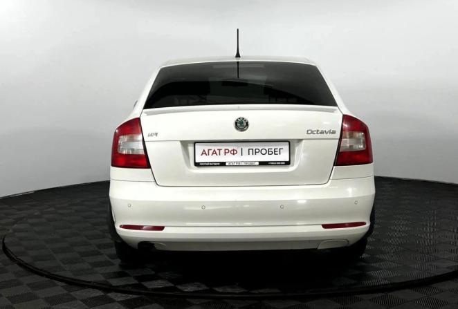 Skoda Octavia II (A5) Рестайлинг с пробегом 2013 года, цена 850 000 рублей, 212590 км, лифтбек, Автокод Объявления