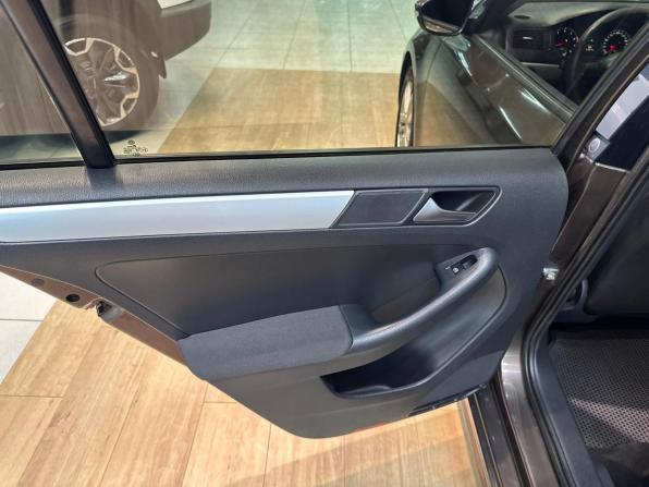 Volkswagen Jetta VI с пробегом 2011 года, цена 727 000 рублей, 219314 км, седан, Автокод Объявления