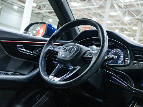 Audi Q8 I (4M) с пробегом 2018 года, цена 4 995 000 рублей, 146000 км, внедорожник, Автокод Объявления