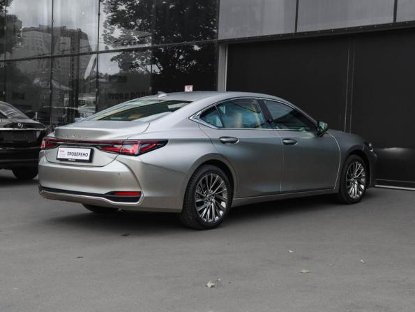 Lexus ES VII Рестайлинг 2 с пробегом 2025 года, цена 5 499 000 рублей, 8755 км, седан, Автокод Объявления