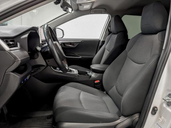 Toyota RAV4 V (XA50) с пробегом 2021 года, цена 3 800 000 рублей, 81956 км, внедорожник, Автокод Объявления