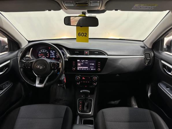 Kia Rio IV Рестайлинг с пробегом 2021 года, цена 1 590 000 рублей, 144000 км, хэтчбек, Автокод Объявления
