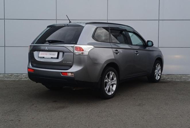 Mitsubishi Outlander II Рестайлинг с пробегом 2012 года, цена 1 300 000 рублей, 214455 км, внедорожник, Автокод Объявления