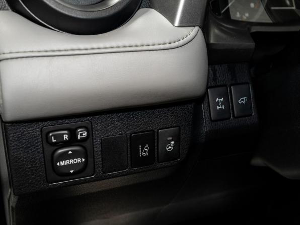 Toyota RAV4 IV (XA40) Рестайлинг с пробегом 2017 года, цена 2 345 000 рублей, 214869 км, внедорожник, Автокод Объявления