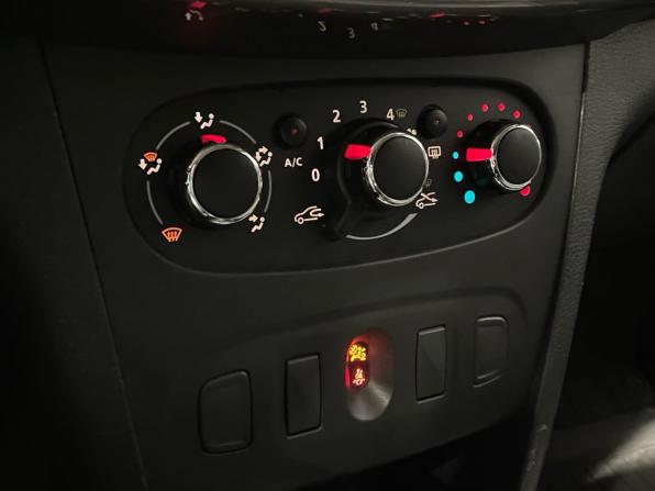 Renault Logan II Рестайлинг с пробегом 2020 года, цена 950 000 рублей, 73133 км, седан, Автокод Объявления