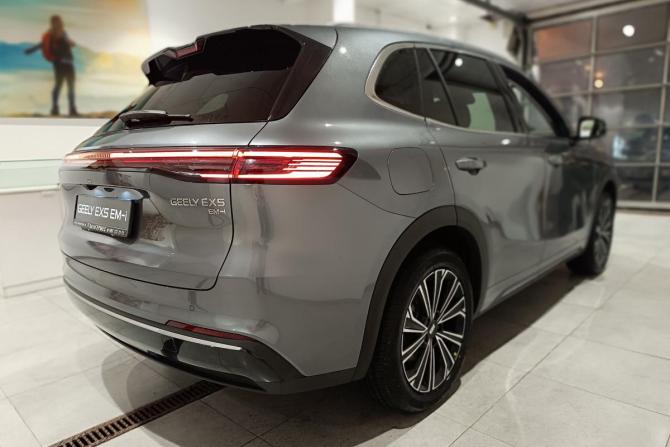 Новый Geely EX5 EM-i 2026 года, цена 3 924 990 рублей, внедорожник, Автокод Объявления