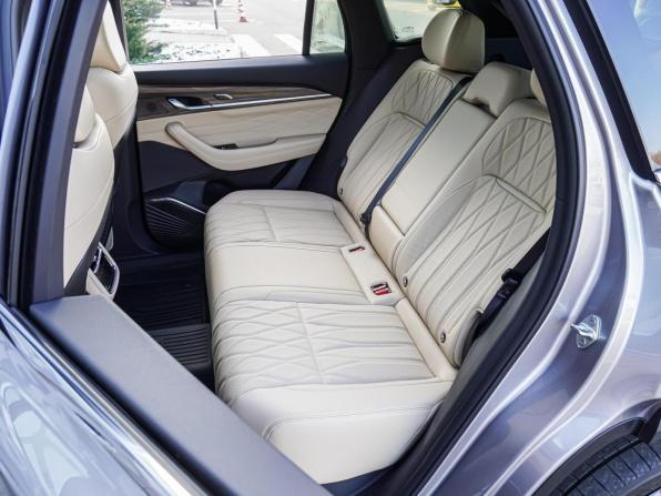 Geely Monjaro I Рестайлинг 2 с пробегом 2025 года, цена 4 098 000 рублей, 51 км, внедорожник, Автокод Объявления