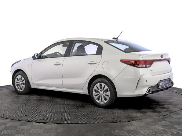 Kia Rio IV Рестайлинг с пробегом 2021 года, цена 1 725 000 рублей, 33599 км, седан, Автокод Объявления