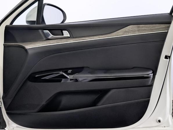 Kia K5 III с пробегом 2021 года, цена 2 655 000 рублей, 47871 км, седан, Автокод Объявления