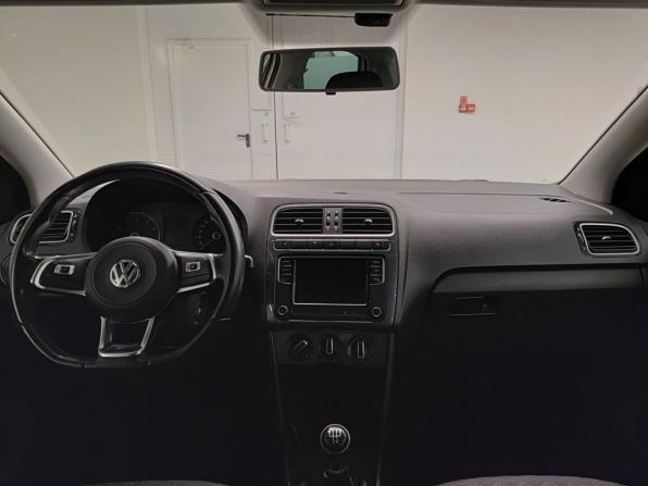 Volkswagen Polo V Рестайлинг с пробегом 2019 года, цена 1 325 000 рублей, 89088 км, седан, Автокод Объявления