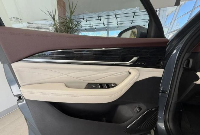 Новый Geely Monjaro I 2023 года, цена 3 100 000 рублей, внедорожник, Автокод Объявления