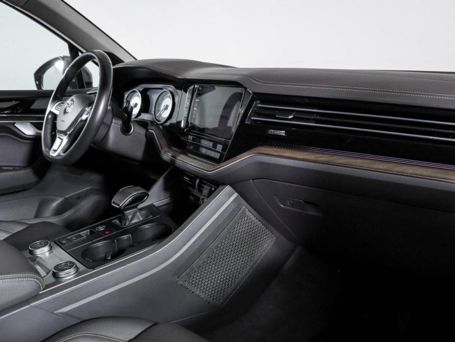 Volkswagen Touareg III Москва  - изображение 9