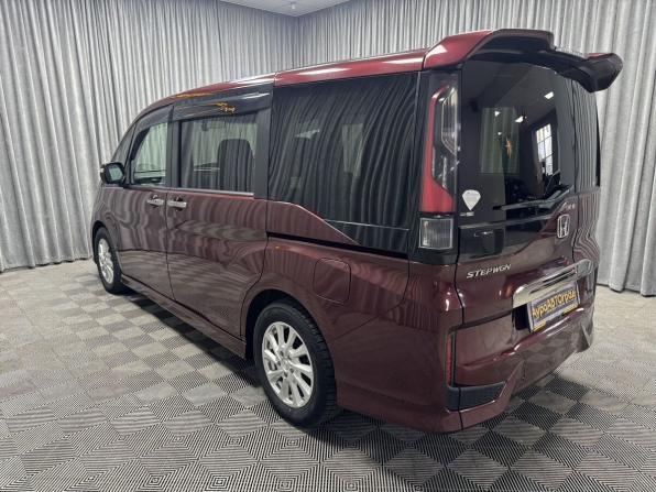 Honda Stepwgn V с пробегом 2016 года, цена 2 150 000 рублей, 169084 км, минивэн, Автокод Объявления