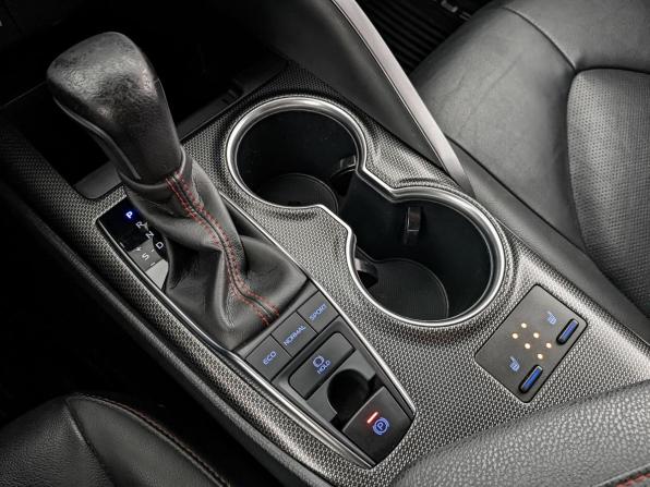 Toyota Camry VIII (XV70) Рестайлинг с пробегом 2021 года, цена 3 400 000 рублей, 99478 км, седан, Автокод Объявления