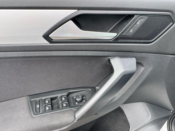 Volkswagen Tiguan II Рестайлинг с пробегом 2021 года, цена 2 399 000 рублей, 72665 км, внедорожник, Автокод Объявления