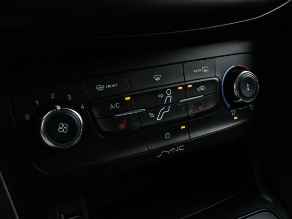 Ford Focus III Рестайлинг с пробегом 2017 года, цена 999 000 рублей, 133203 км, хэтчбек, Автокод Объявления