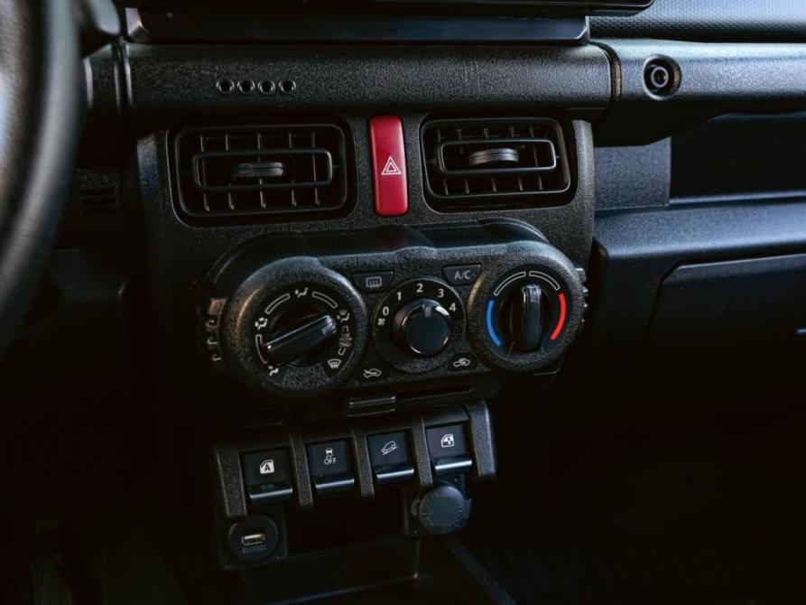 Suzuki Jimny IV Краснодар  - изображение 11