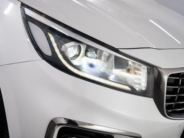 Kia Carnival III с пробегом 2018 года, цена 2 700 000 рублей, 121714 км, минивэн, Автокод Объявления