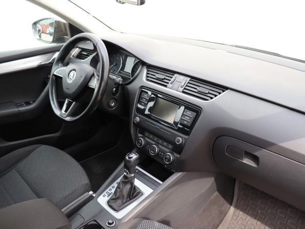Skoda Octavia III (A7) с пробегом 2016 года, цена 1 269 000 рублей, 208000 км, лифтбек, Автокод Объявления