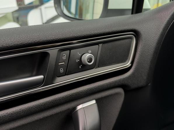 Volkswagen Touareg II Рестайлинг с пробегом 2015 года, цена 2 400 000 рублей, 249587 км, внедорожник, Автокод Объявления
