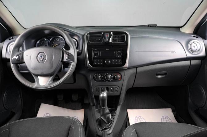 Renault Logan II с пробегом 2017 года, цена 679 000 рублей, 137000 км, седан, Автокод Объявления