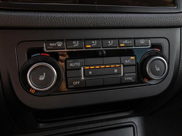 Volkswagen Tiguan I Рестайлинг с пробегом 2015 года, цена 1 260 000 рублей, 214377 км, внедорожник, Автокод Объявления