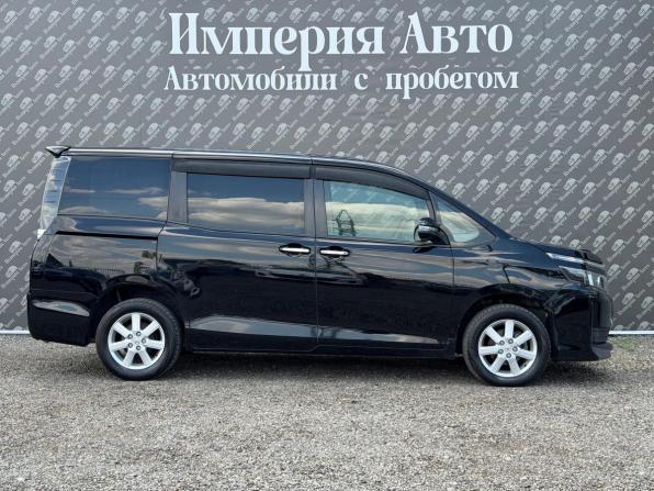Toyota Voxy III (R80) с пробегом 2014 года, цена 1 450 000 рублей, 136390 км, минивэн, Автокод Объявления