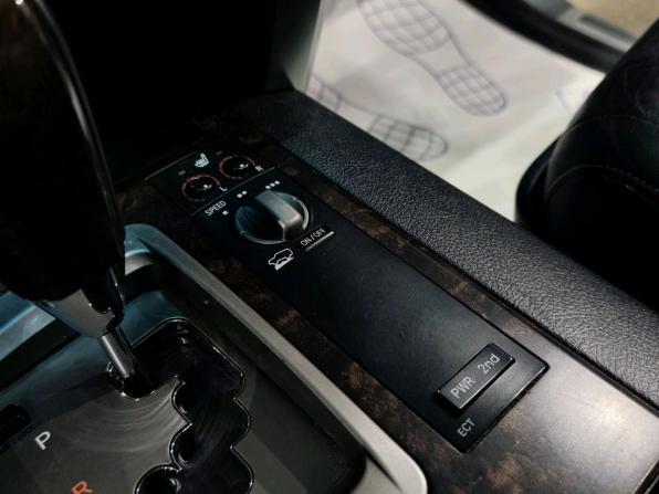 Toyota Land Cruiser 200 Series с пробегом 2011 года, цена 2 850 000 рублей, 381155 км, внедорожник, Автокод Объявления