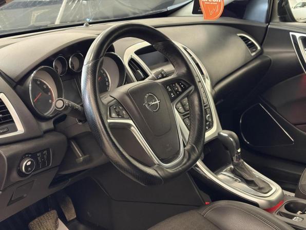 Opel Astra J Рестайлинг с пробегом 2013 года, цена 569 000 рублей, 138658 км, хэтчбек, Автокод Объявления