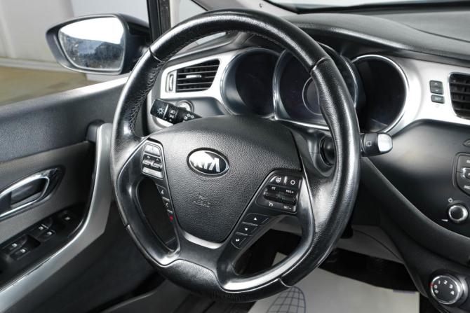 Kia Ceed II с пробегом 2013 года, цена 999 000 рублей, 270000 км, хэтчбек, Автокод Объявления