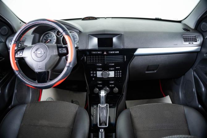 Opel Astra H Рестайлинг с пробегом 2008 года, цена 599 000 рублей, 235000 км, седан, Автокод Объявления
