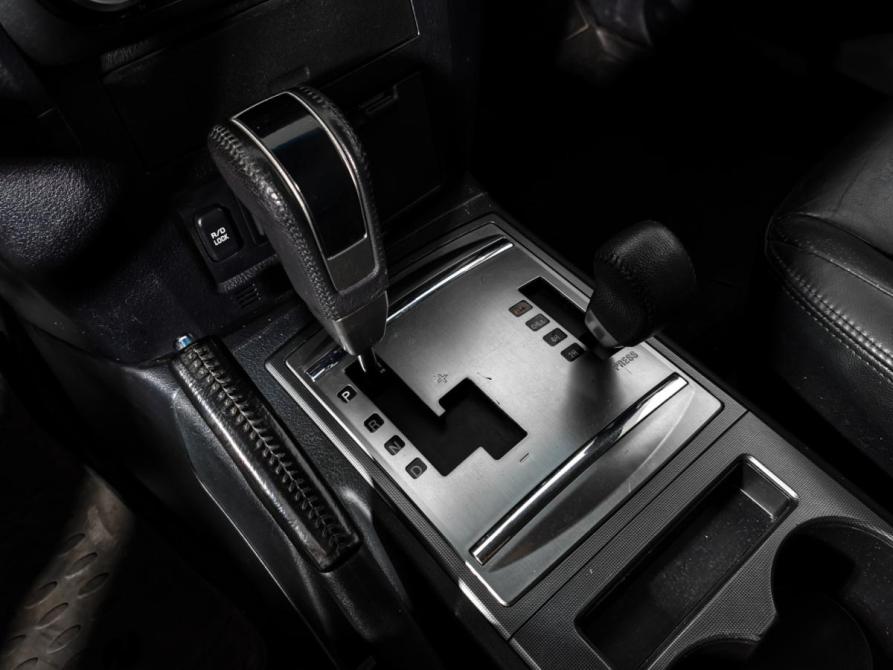 Mitsubishi Pajero IV Рестайлинг 1 Санкт-Петербург  - изображение 11