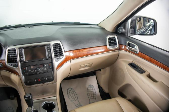 Jeep Cherokee V (KL) с пробегом 2012 года, цена 1 599 000 рублей, 360000 км, внедорожник, Автокод Объявления
