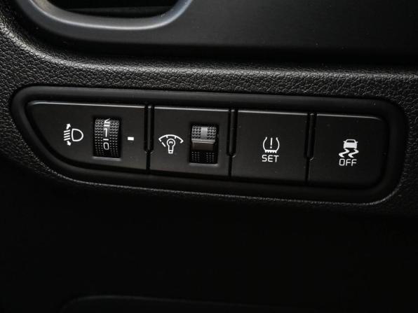 Kia Rio IV Рестайлинг с пробегом 2021 года, цена 1 799 000 рублей, 95200 км, седан, Автокод Объявления
