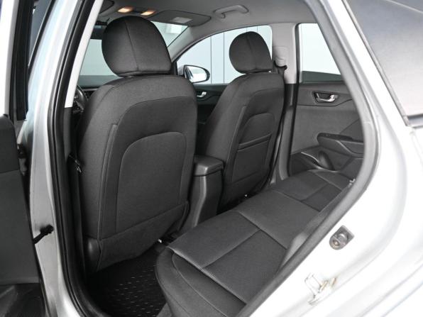 Hyundai Solaris II с пробегом 2017 года, цена 1 329 000 рублей, 102557 км, седан, Автокод Объявления