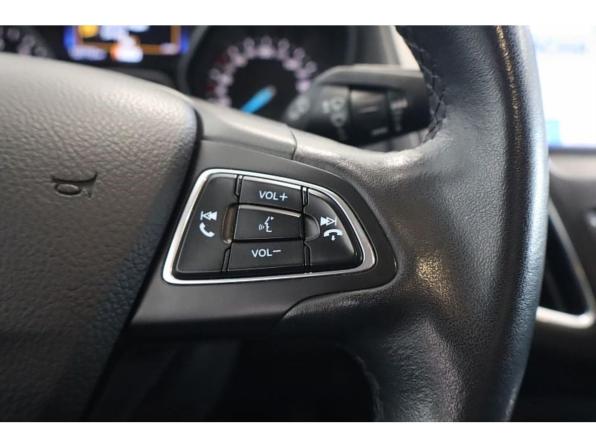 Ford Focus III Рестайлинг с пробегом 2017 года, цена 1 238 000 рублей, 127710 км, седан, Автокод Объявления