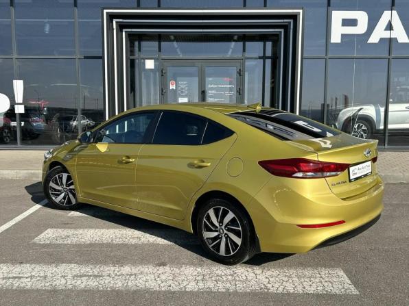 Hyundai Elantra VI (AD) с пробегом 2017 года, цена 1 517 000 рублей, 110000 км, седан, Автокод Объявления